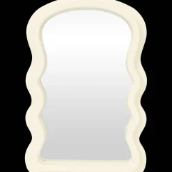 Spiegel met golvende lijst